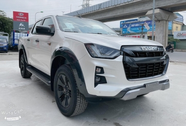 Đối thủ của Ford Ranger bất ngờ được bán tại Việt Nam, giá từ 640 triệu đồng