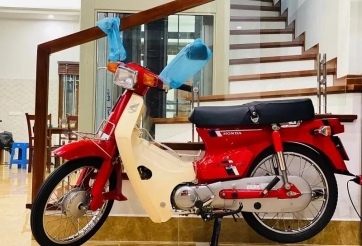 Chiếc Honda Super Cub cổ giá tới 700 triệu đồng trông thế nào?