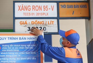 Giá xăng trong nước chính thức tăng vượt ngưỡng 32.000 đồng/lít