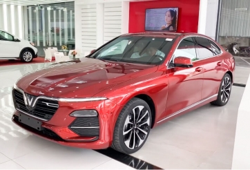 Đại lý bất ngờ ngừng nhận cọc VinFast Lux, khách Việt chớ dại “ôm” voucher