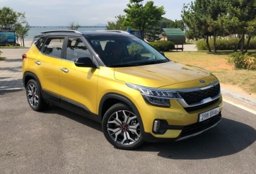 Bắt gặp Kia Seltos 2023 chạy thử trên phố, thiết kế ấn tượng đấu Corolla Cross