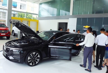 Có nên mua ô tô, xe máy tháng cô hồn?