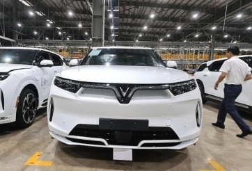 Cận cảnh dàn xe VinFast VF 9 cực chất tại nhà máy, thiết kế ấn tượng