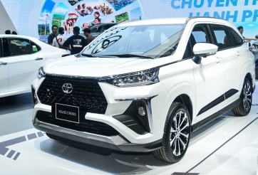 Ảnh thực tế Toyota Veloz Cross phiên bản lắp ráp trong nước, giá rẻ hơn?
