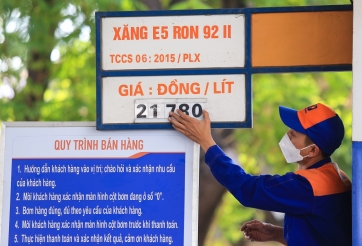 Giá xăng trong nước tăng lần thứ 3 liên tiếp