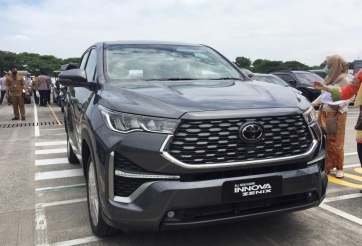 Vừa ra mắt, Toyota Innova Hybrid 2023 đã nhận hàng nghìn đơn đặt cọc