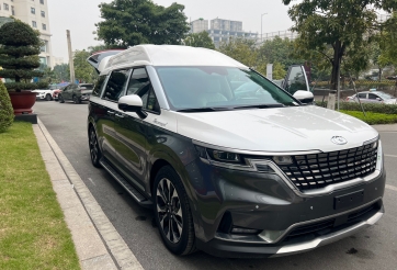 Cận cảnh Kia Carnival Royal 2023 tại đại lý – MPV hạng sang, giá gần 2,7 tỷ đồng