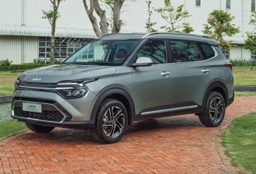 Thiết kế đẹp, nhiều công nghệ - Kia Carens giành giải thưởng Xe của năm 2023