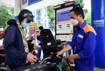 Giá xăng trong nước tiếp tục tăng từ 15h30 chiều nay