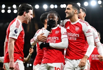 CĐV Arsenal 'cầu xin' Rice làm đội trưởng sau cú gào vang trời