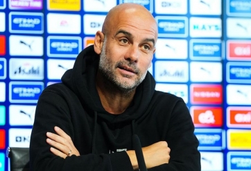 Pep Guardiola đá xoáy đối thủ: 'Chi nhiều thì phải vô địch đi'