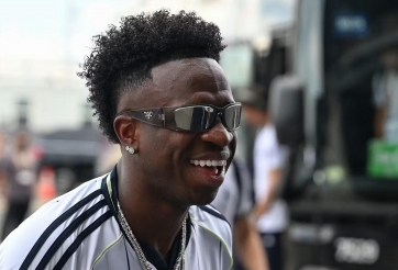 Khoảnh khắc 'gây bão' của Vinicius khi nghe tin Barca thảm bại 0-4