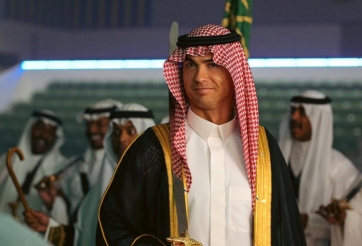 Ronaldo bất ngờ tham gia 'nghi thức' đặc biệt dù không theo đạo Hồi