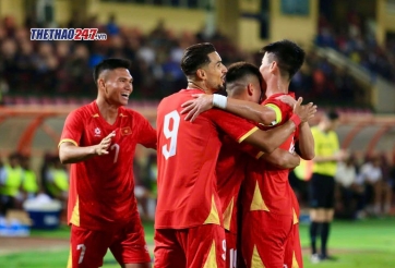 'Cầu thủ nghèo nhất Việt Nam' bất ngờ đeo băng đội trưởng trận gặp Bangladesh