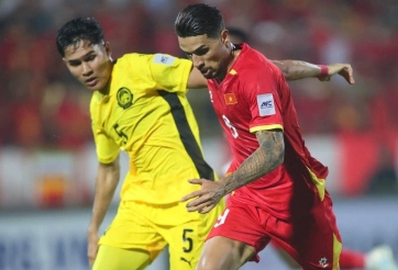 Hoàng Hên biến sao Malaysia thành 'gã học việc' giữa 3 vạn khán giả