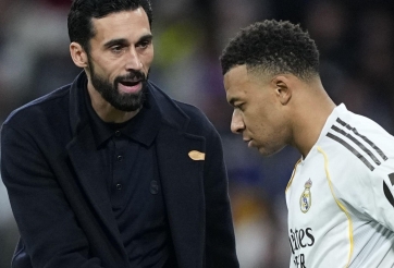 Real nổi giận, Arbeloa phản pháo cực gắt vụ đầu gối Mbappe