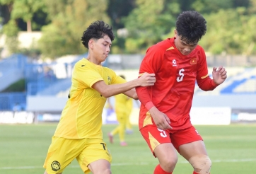 CĐV Malaysia: 'Sao cầu thủ Việt Nam to khỏe quá vậy?'