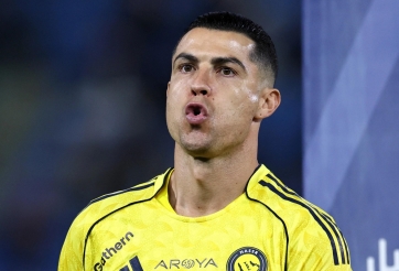 Ngỡ ngàng Ronaldo bị nôn mửa: Fan lo sốt vó, chuyện gì xảy ra?