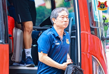 Không sử dụng tiền vệ số 1 Việt Nam, HLV Hàn Quốc nói thẳng điều này