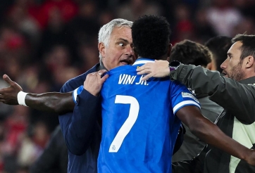 Real Madrid tiến sát Mourinho khiến truyền thông Tây Ban Nha chấn động