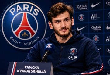 Kvaratskhelia phát biểu khiêm tốn nhưng Arsenal sẽ lạnh gáy khi nghe!