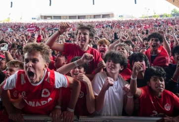 Canada 'lên mây' ở World Cup, cả đất nước vỡ òa trong điên cuồng