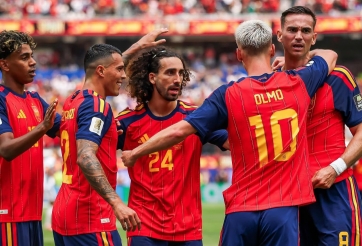 Tây Ban Nha san bằng kỷ lục điên rồ của Messi và Argentina