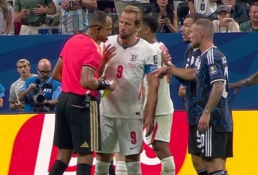 Nước Anh phẫn nộ vì Paredes cố khiến Harry Kane nhận thẻ đỏ