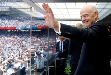 Chủ tịch FIFA gây bão: Bay vòng quanh Trái Đất 2,5 lần trong World Cup