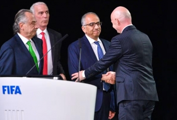 Biến cố chấn động FIFA, cánh tay phải của Infantino rời ghế