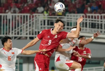 'Tòa tháp' gần 2m của Indonesia nói thẳng về nỗi đau thua Việt Nam