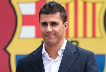 Ngôi sao Barcelona nói 1 câu khiến CĐV phát sốt vì Rodri
