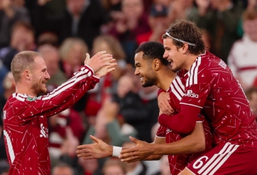 Liverpool hạ Tottenham, siêu phẩm cuối trận khiến cả Anfield bùng nổ