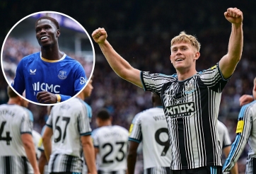 Bảy phút điên rồ của Newcastle, Everton khiến Ngoại hạng Anh sôi sục