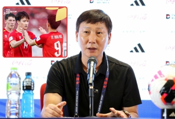 HLV Kim Sang Sik: 'Giới hạn của Đình Bắc là bầu trời'