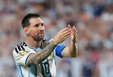 Hậu vệ Benin thề với mẹ 1 điều khi đá trận Messi chia tay Argentina
