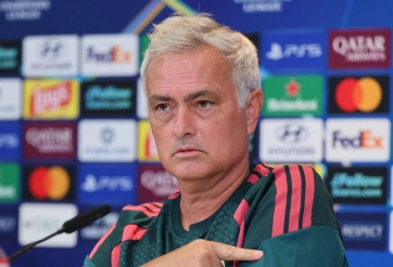 Mất Vinicius 4 trận chưa đủ, Mourinho còn nổi điên vì bị đánh úp