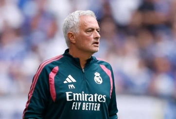 HLV Mourinho: 'So sánh Barca với Real Madrid là không công bằng'