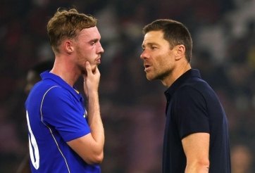 Xabi Alonso nói thẳng về thẻ đỏ của Palmer khi thua đau Tottenham