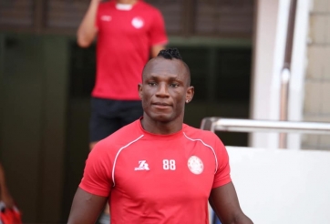 Trung vệ ngoại ‘khủng’ của V-League đi đá phủi ở Việt Nam