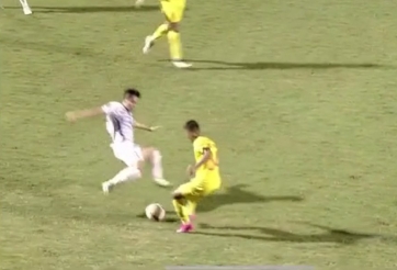 Lại thêm một cầu thủ bị VFF phạt vì chơi bóng xấu xí