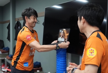 Được Madam Pang hậu thuẫn, HLV ĐT Thái Lan quyết tâm hạ Trung Quốc