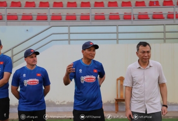 Chủ tịch VFF động viên ĐT nữ Việt Nam trước ngày đấu CLB Đức