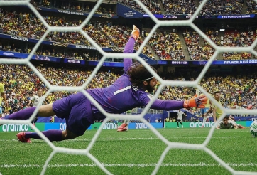 Người hùng Nhật Bản nghẹn ngào: 'Siêu phẩm trước Brazil không cứu nổi giấc mơ World Cup'