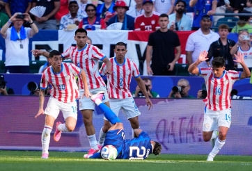 Biến trận gặp Pháp thành võ đài, vì sao Paraguay không nhận thẻ nào?