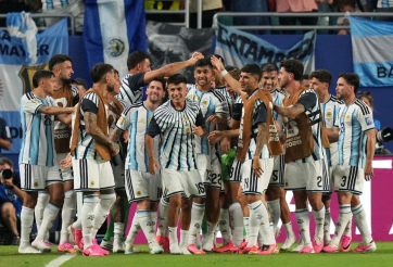 Nghi thức tâm linh bí ẩn của hai ngôi sao Argentina trước đại chiến với Anh