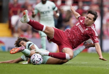 Wirtz và Isak cùng ghi bàn, HLV Iraola vẫn bực mình vì một vấn đề của Liverpool