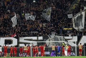 Dẫn trước 4 bàn, ông lớn châu Âu vẫn bị loại khỏi Champions League theo kịch bản không tưởng