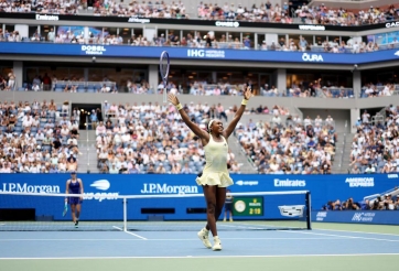 Công chúa Nga thúc thủ trước nữ hoàng sân cứng Mỹ tại tứ kết US Open