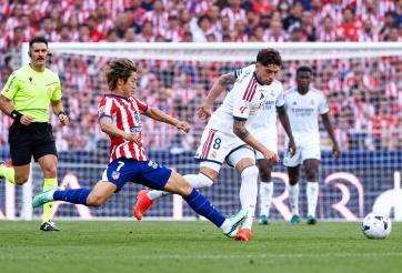 Mourinho mang 'bằng chứng thẻ đỏ' vào họp báo, nói thẳng điều bất thường ở derby Madrid